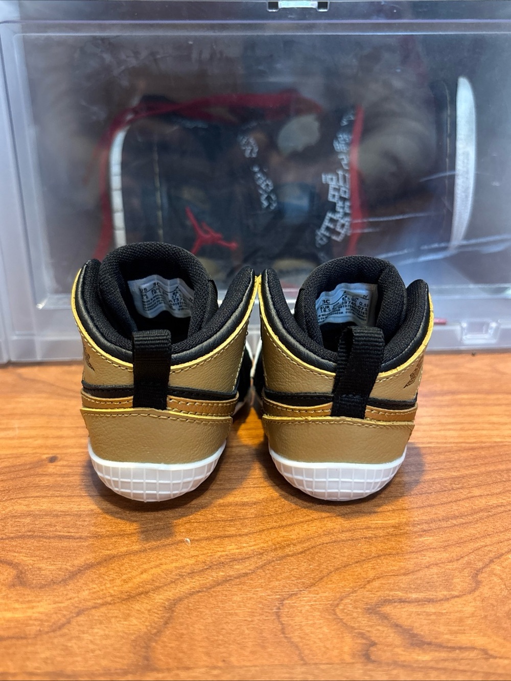 Air Jordan 1 Retro OG Crib Bootie Black Gold AT3745-071 Baby Shoes Sz 3C NWOB - Picture 4 of 7